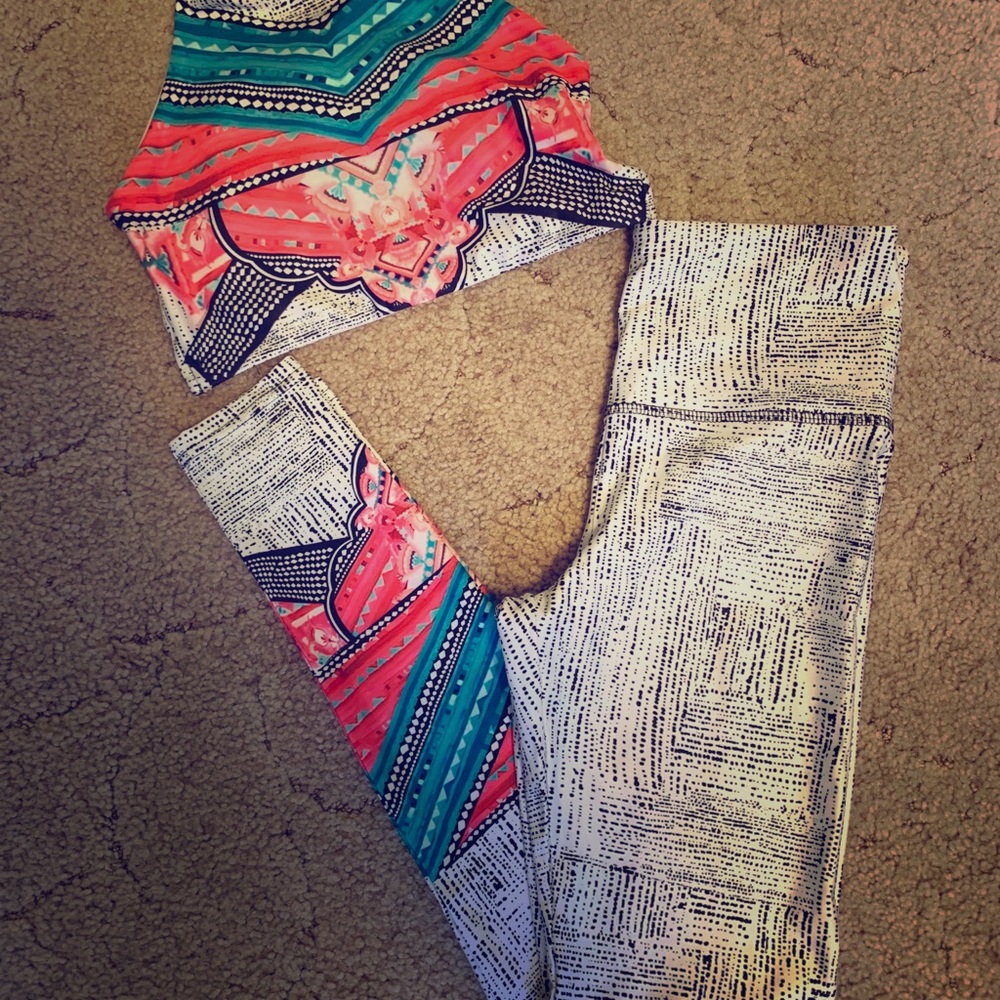 Printed Colorblock Leggings in Coral, Teal & White